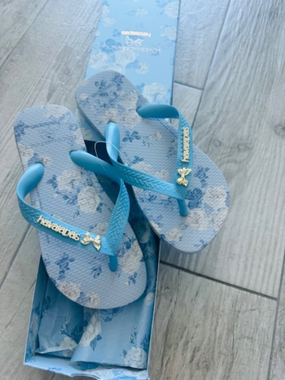 NWT LoveShackFancy x havaianas Girls Whisper Blue Flip Flops sz.2
